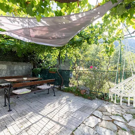 4 Bedroom Awesome Home In Gornja Brela Casa de Férias