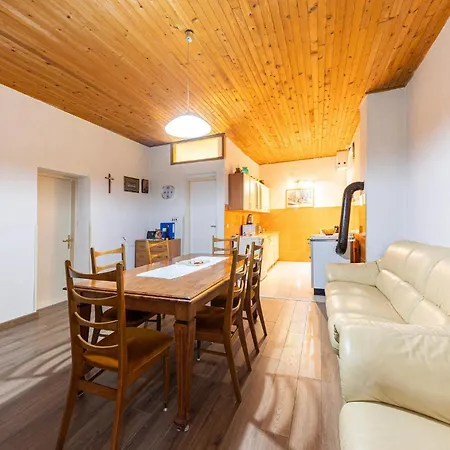 4 Bedroom Awesome Home In Gornja Brela *