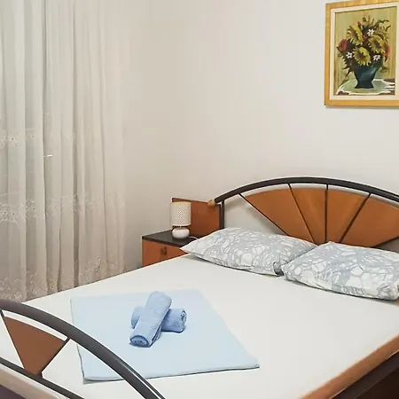펜션 4 Bedroom Awesome In Gornja Brela
