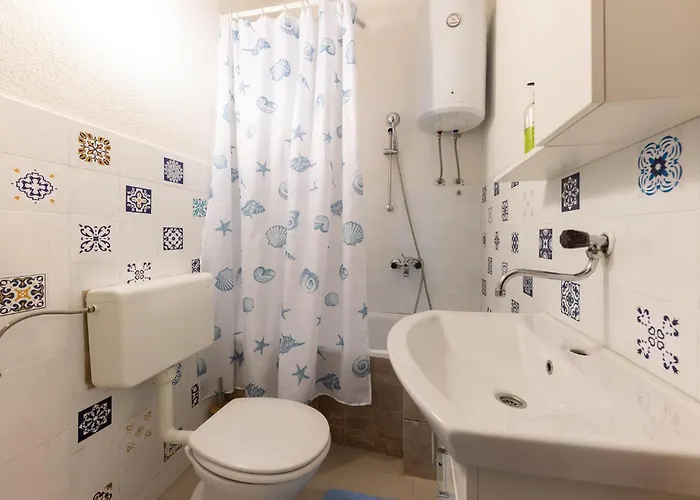 4 Bedroom Gorgeous In Gornja Brela